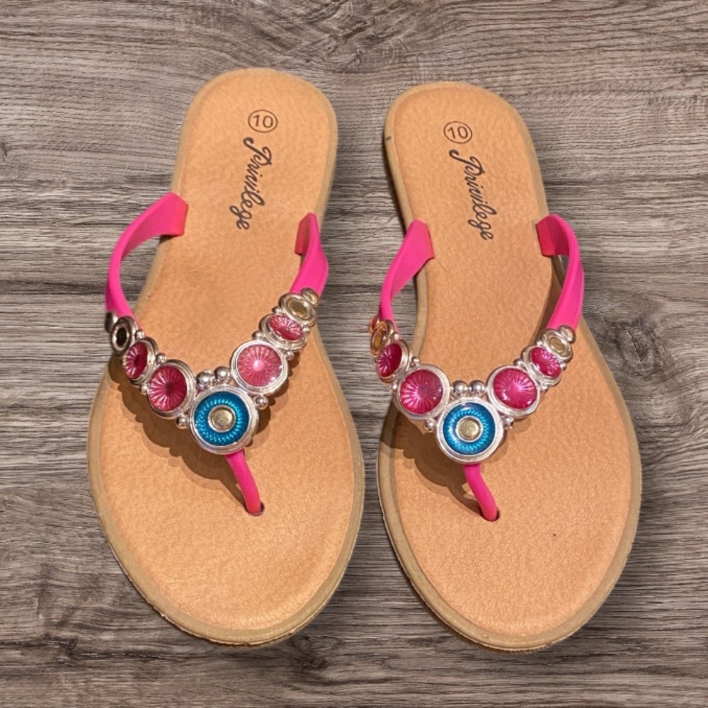 Pink Thong Sandals w/ Silver Metal Accents of Pink & Blue! Rubber Soles! Size 10
